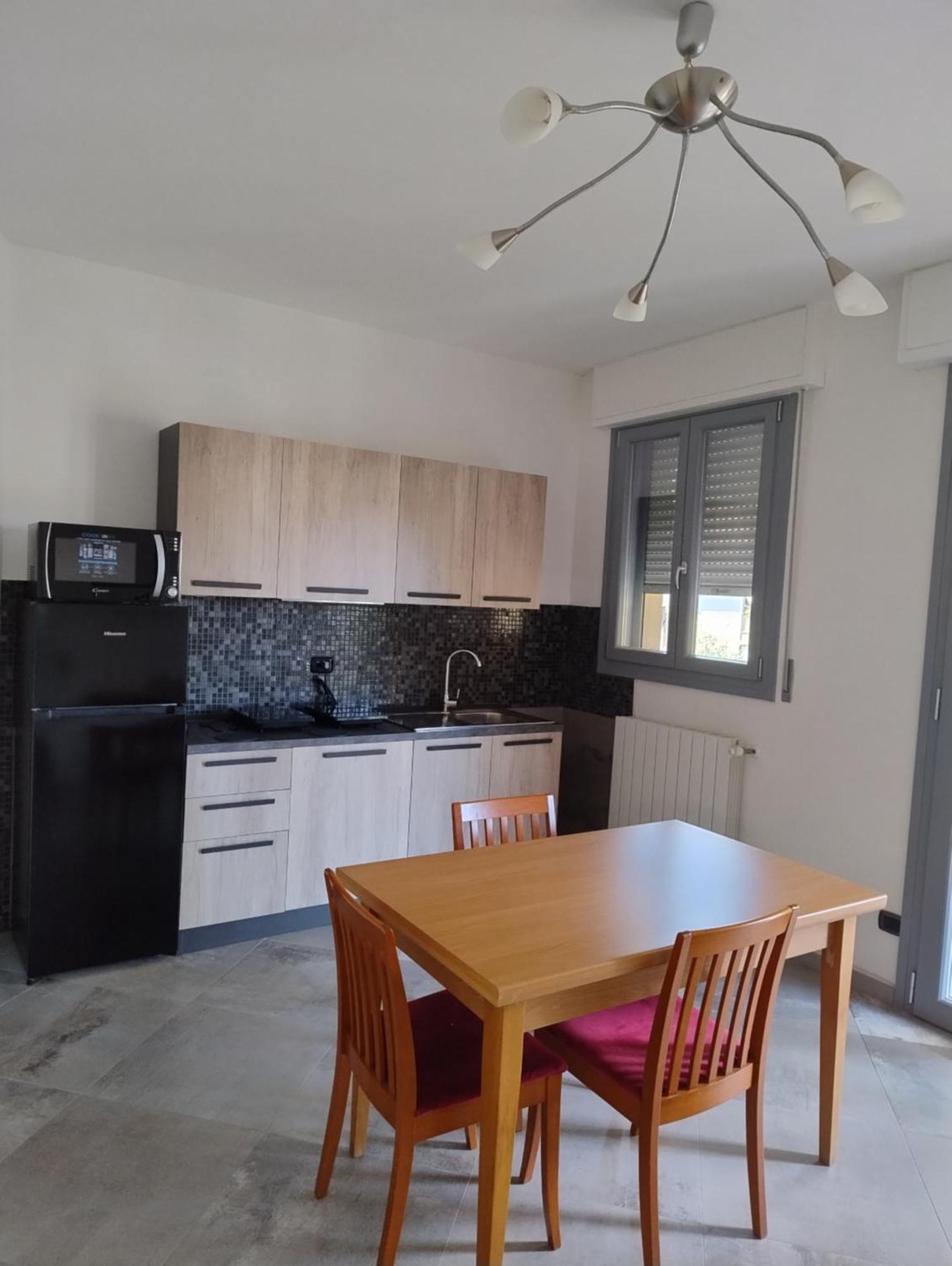 5 Terre Italian Delight Black Apartment *